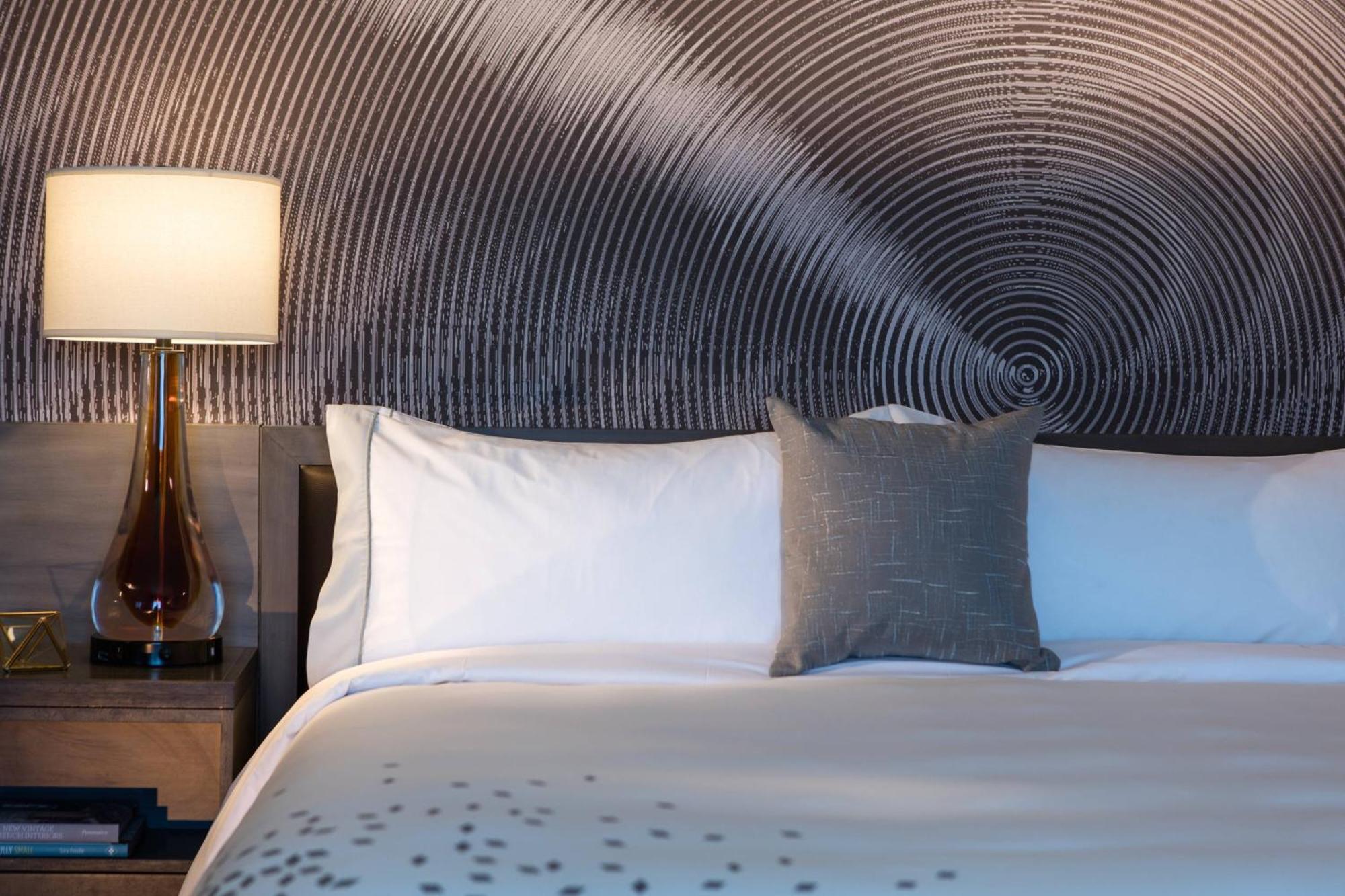 Renaissance Waterford Oklahoma City Hotel Екстер'єр фото