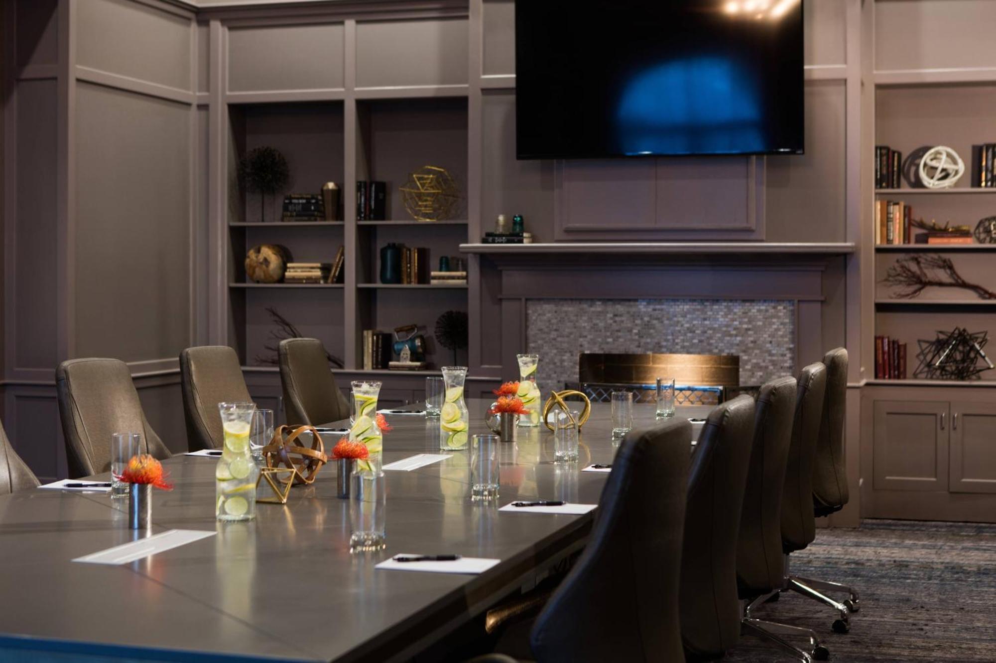 Renaissance Waterford Oklahoma City Hotel Екстер'єр фото