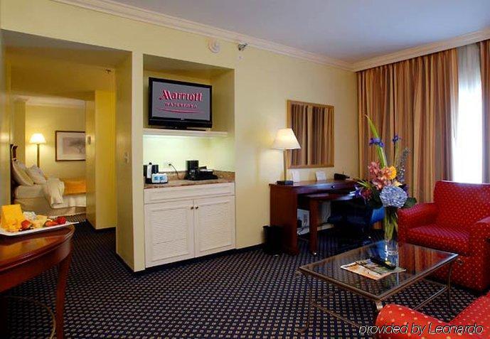 Renaissance Waterford Oklahoma City Hotel Екстер'єр фото