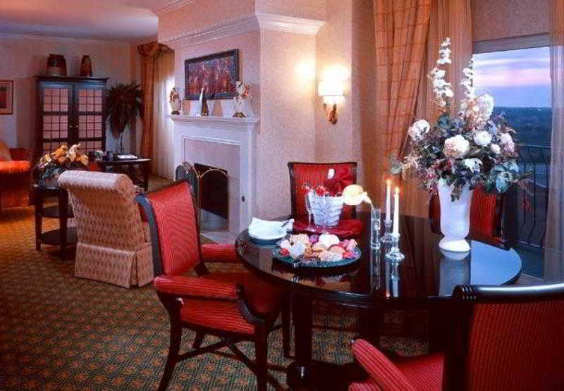 Renaissance Waterford Oklahoma City Hotel Екстер'єр фото